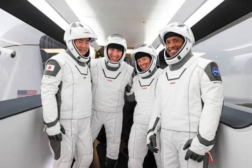 بازگشت شبانه فضانوردان به خاك آمریكا بعد از نیم قرن