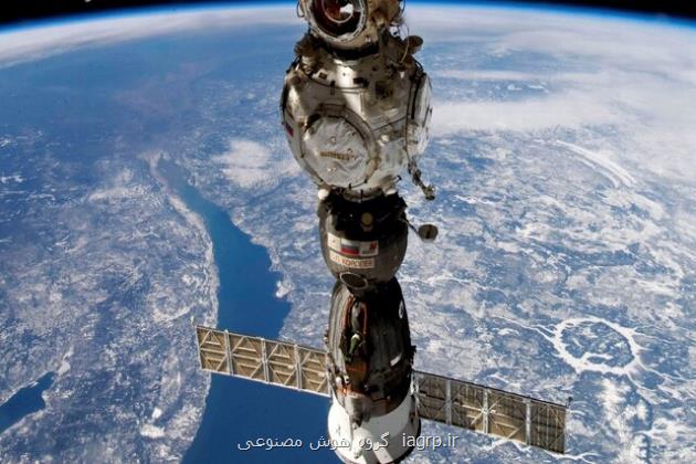 بررسی نشتی در کپسول فضایی روسیه با کمک بازوی رباتیک