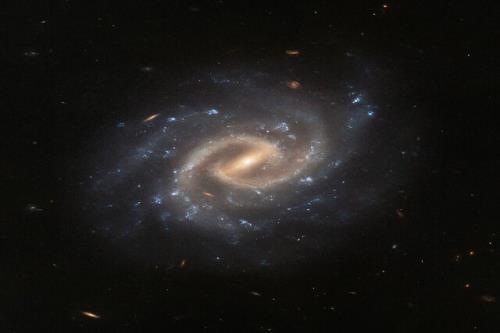 عکس تلسکوپ فضایی هابل از یک کهکشان آرام